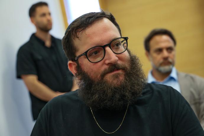 מעריב