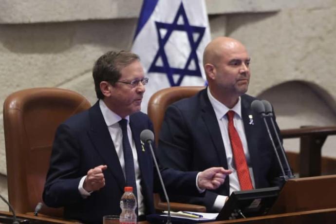 מעריב