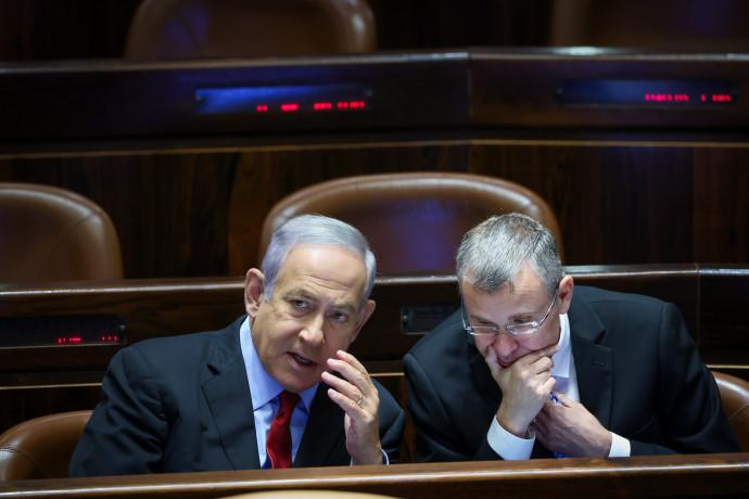 מעריב