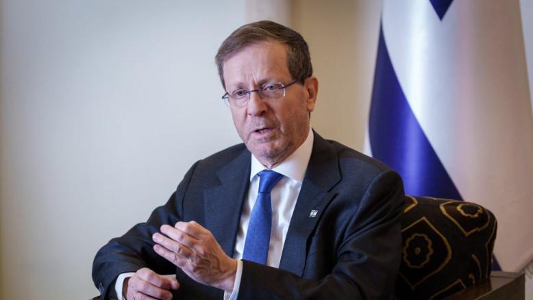 מעריב