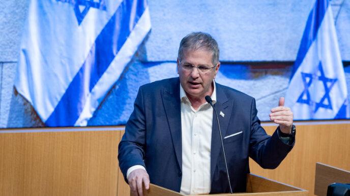 דבר ראשון