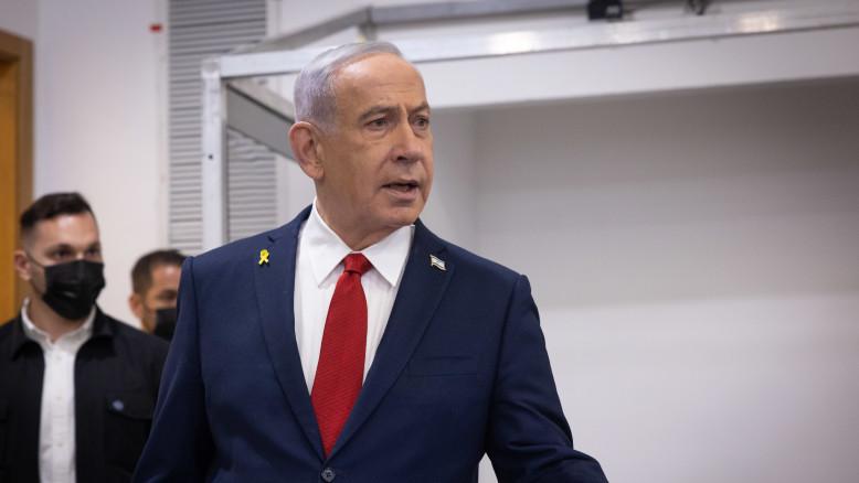 מעריב