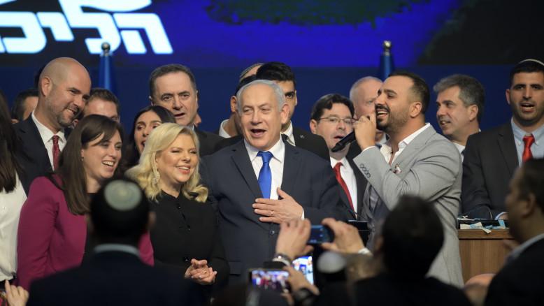 מעריב