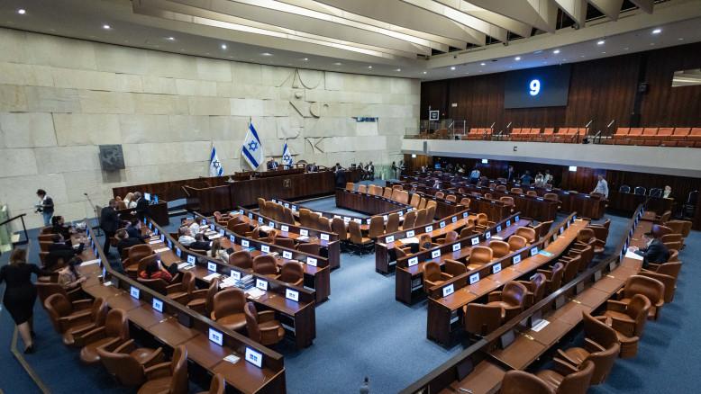 מעריב