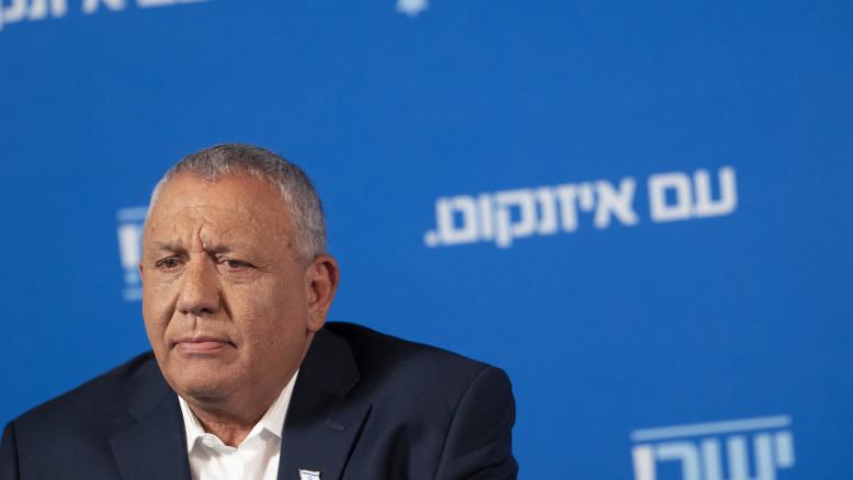 מעריב
