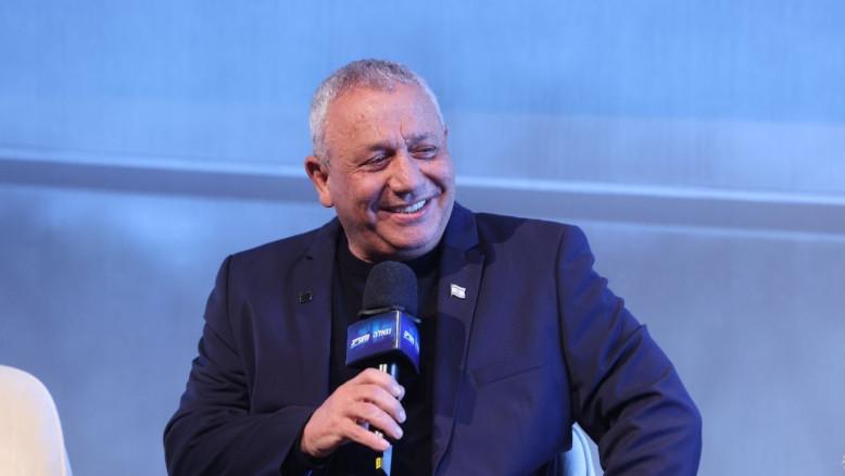 מעריב