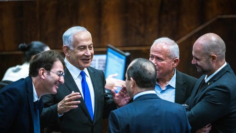 מעריב
