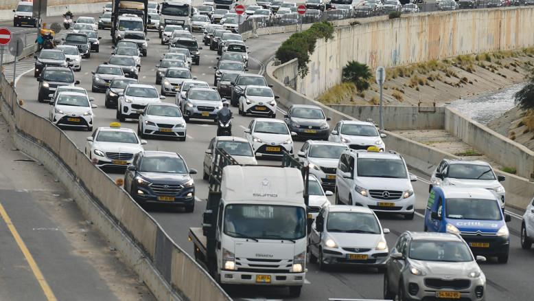 מעריב