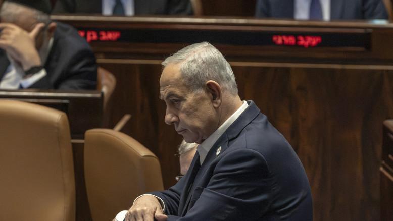 מעריב