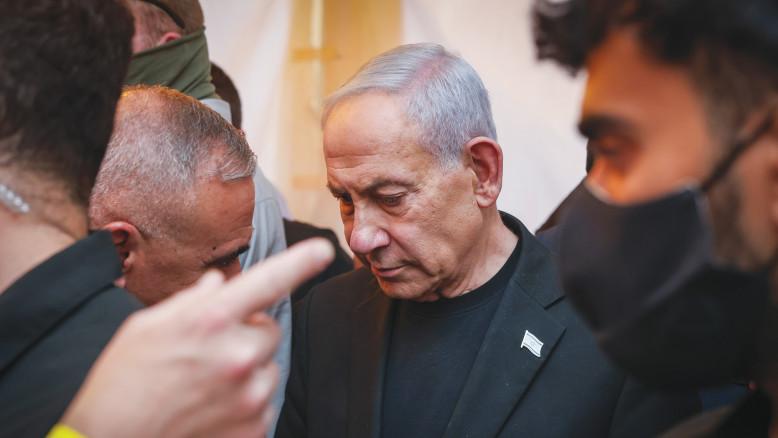 מעריב
