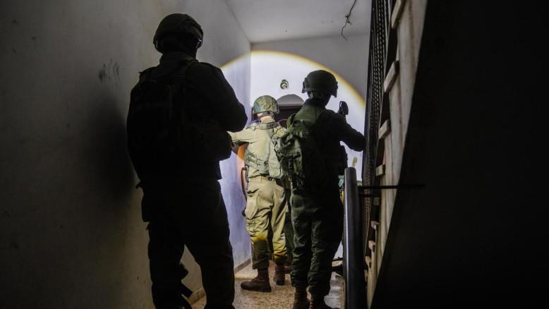 מעריב