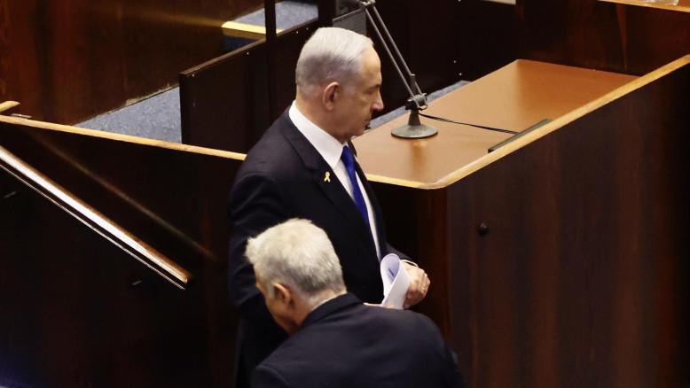 מעריב