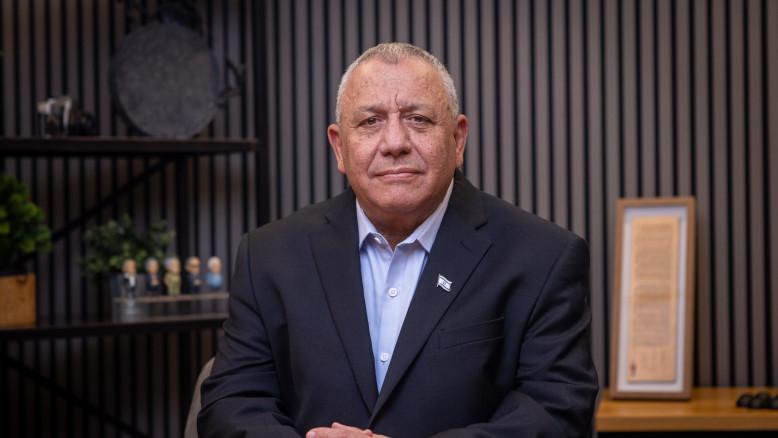 מעריב