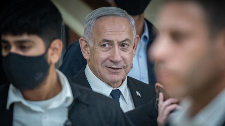 מעריב