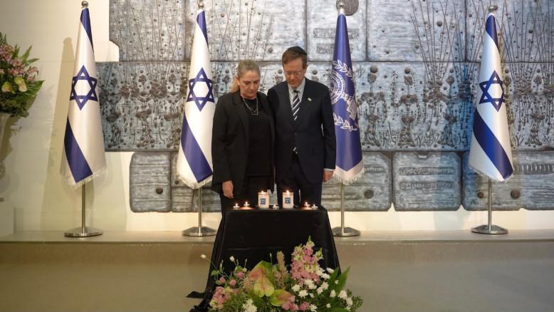 מעריב