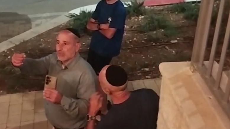 מעריב