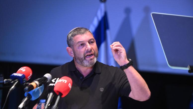 מעריב