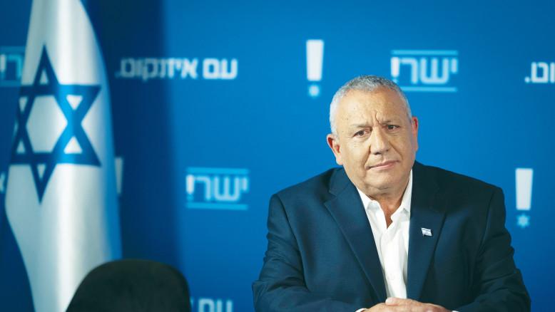 מעריב