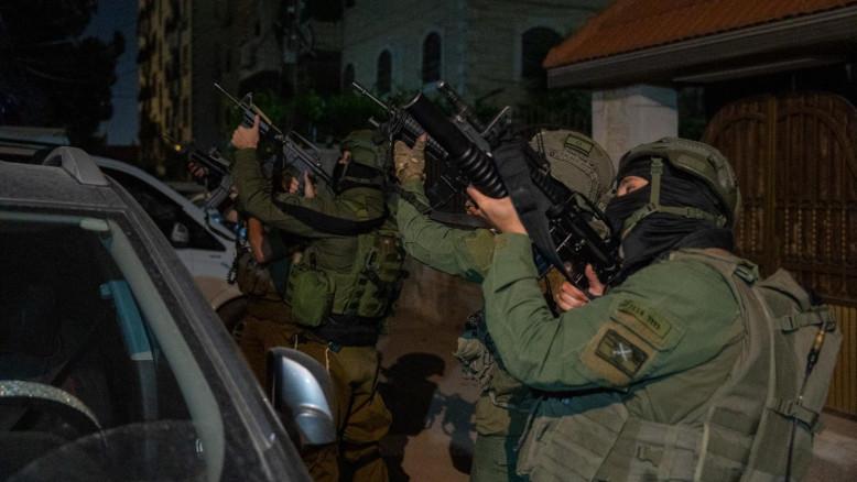 מעריב