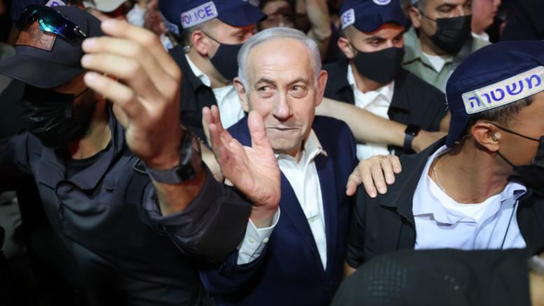 מעריב