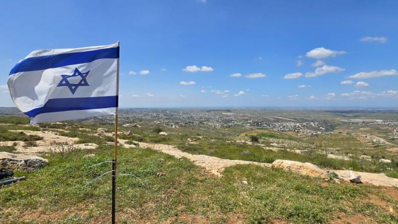 מעריב