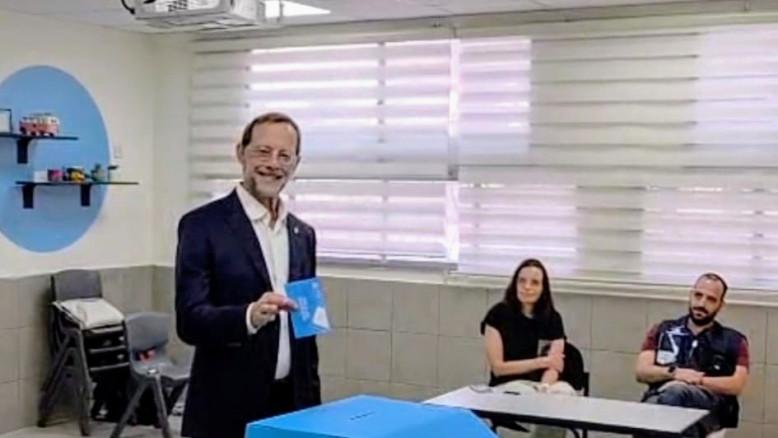 מעריב