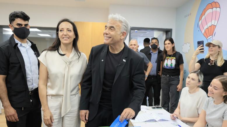 מעריב