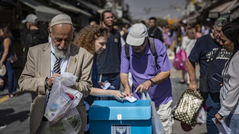 מעריב