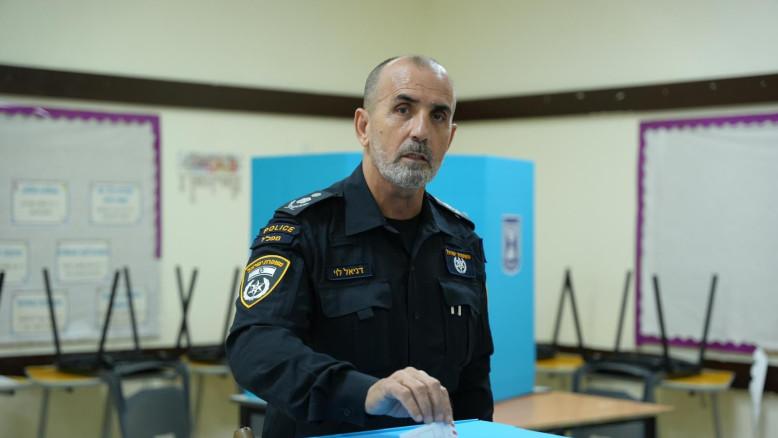 מעריב