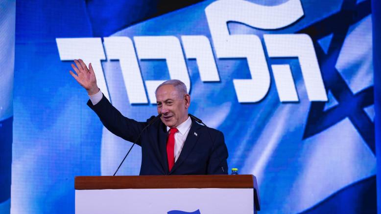 מעריב