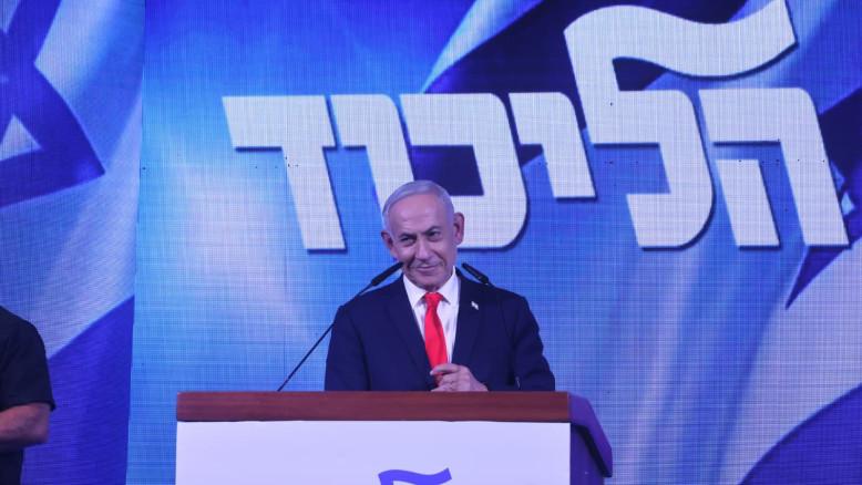 מעריב