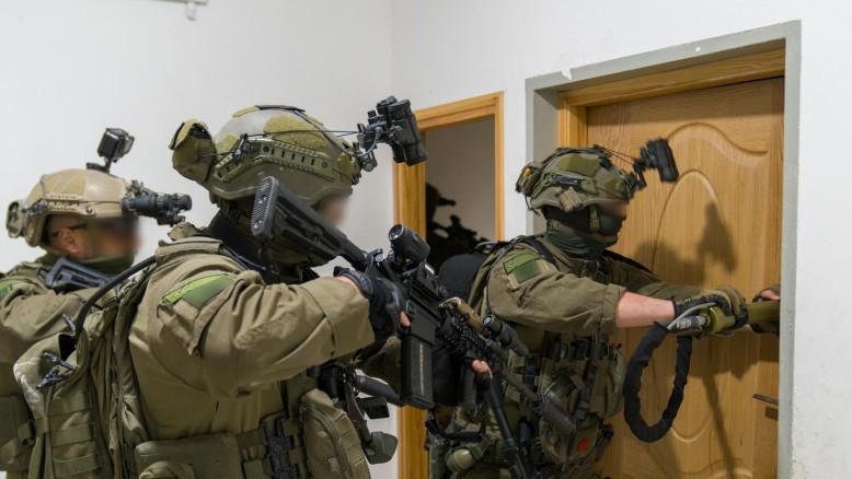 מעריב